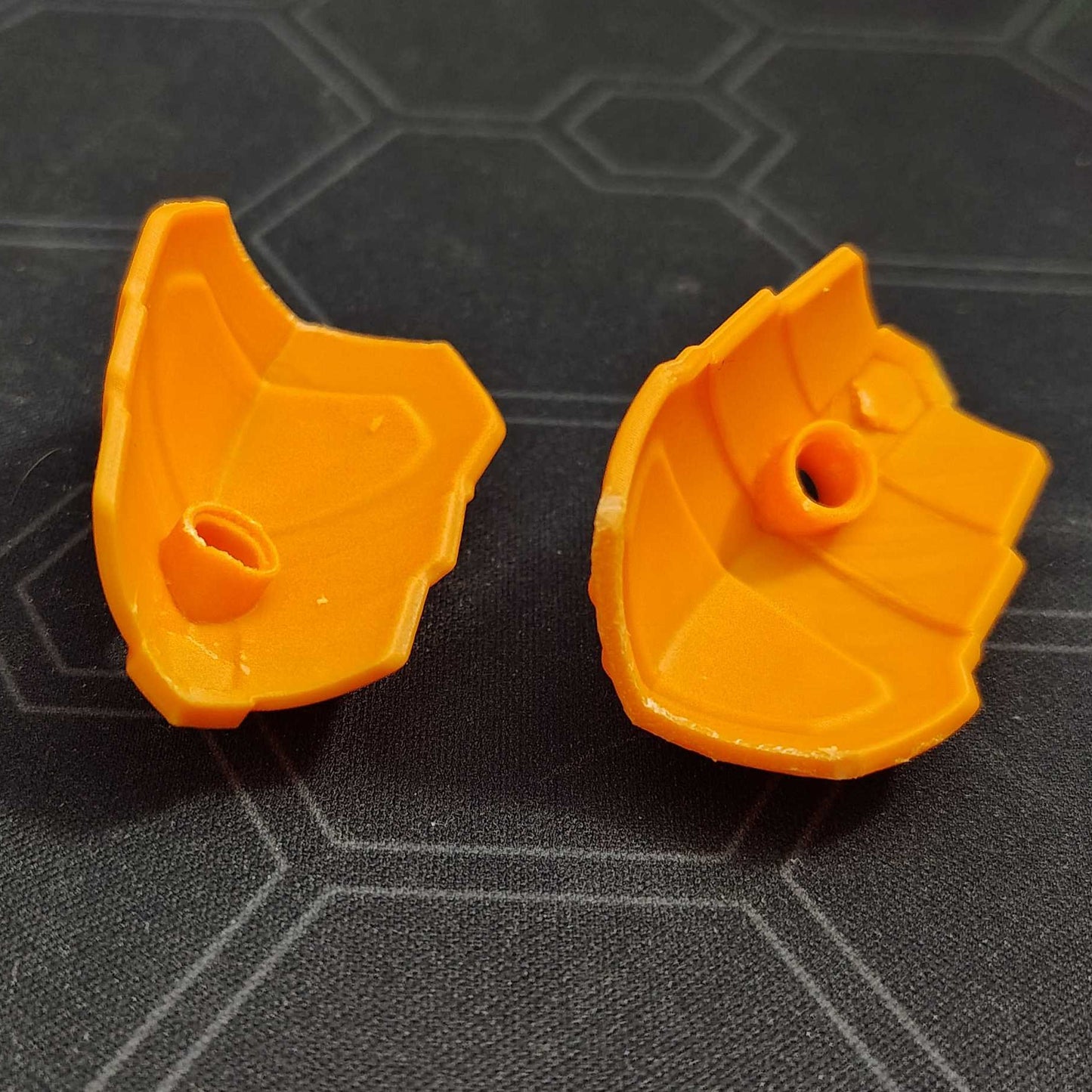 Layered Plates Shoulder Pads (Pair)