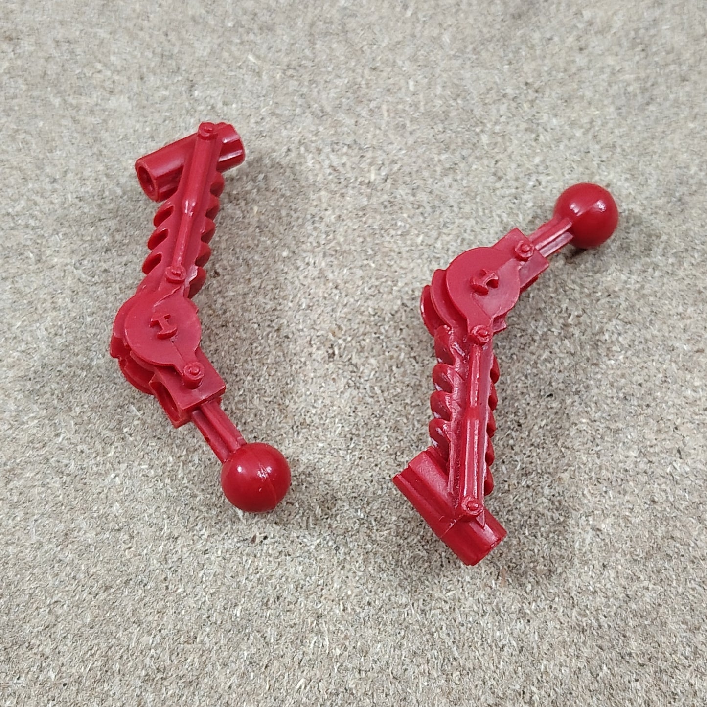 Red, Mata Sword Arm (1x)