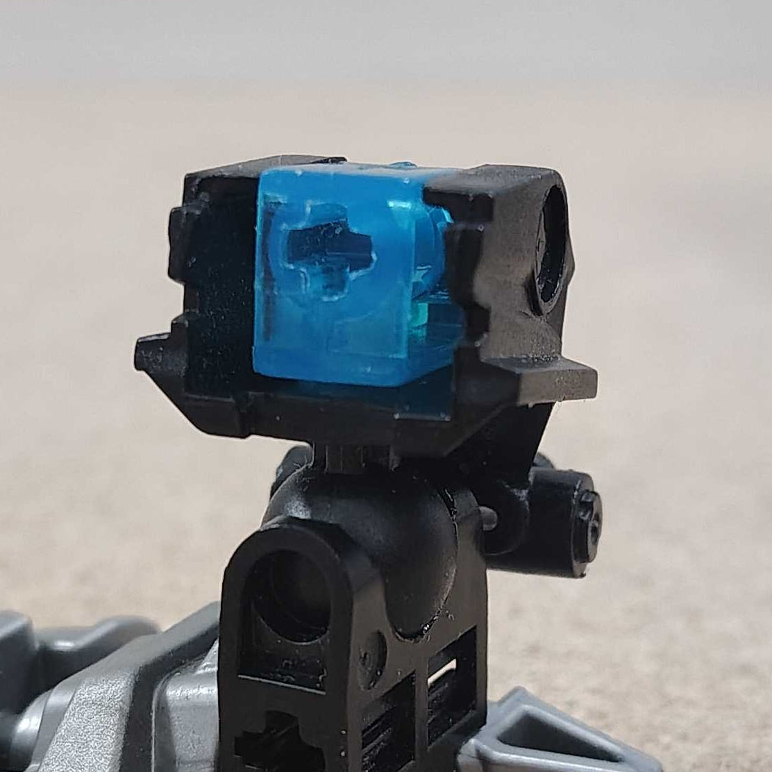 Black Metru Head with Trans Medium Blue Short Eyestalk (1x)