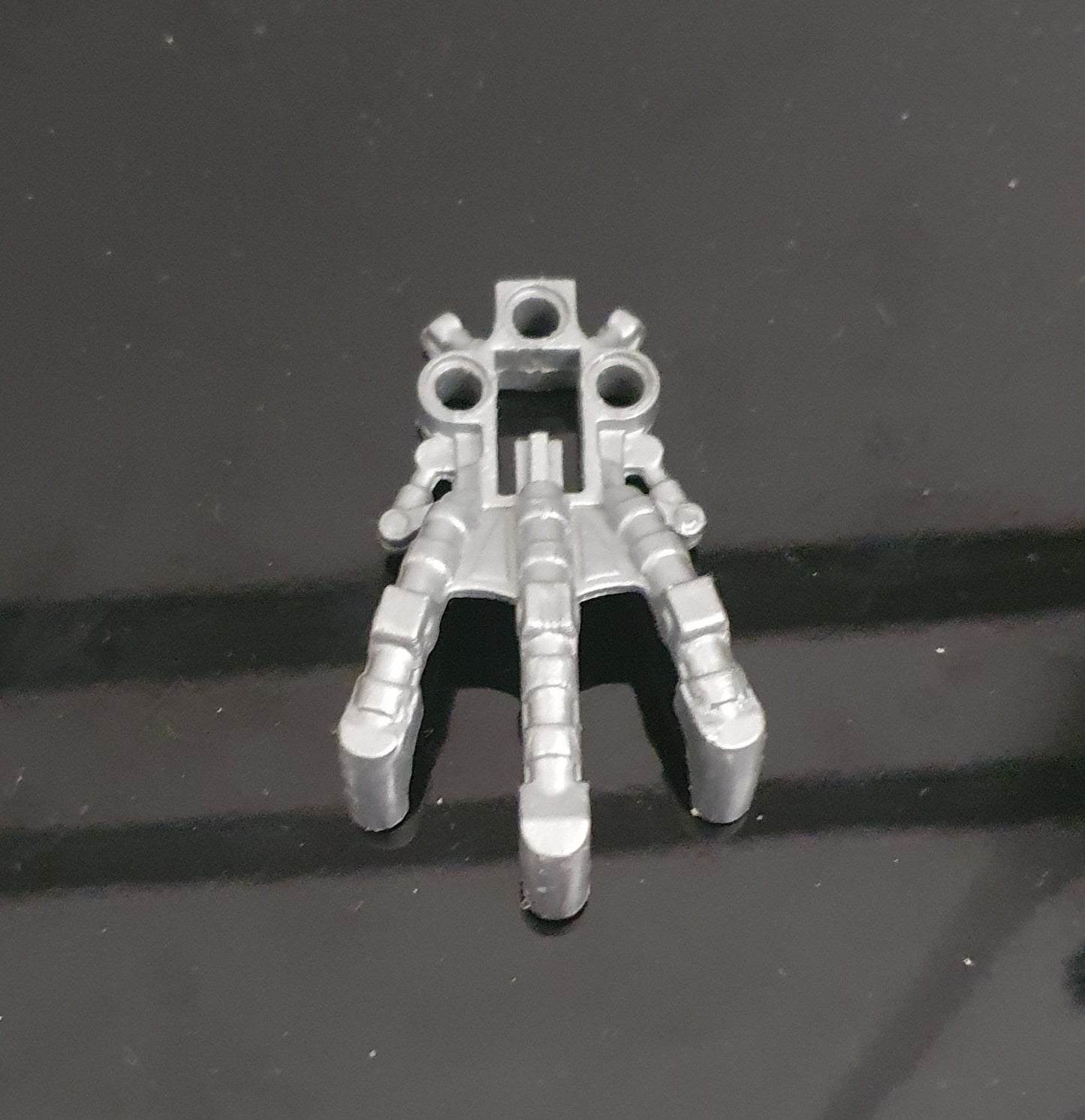 Knockoff Silver, Piraka Foot (1x)