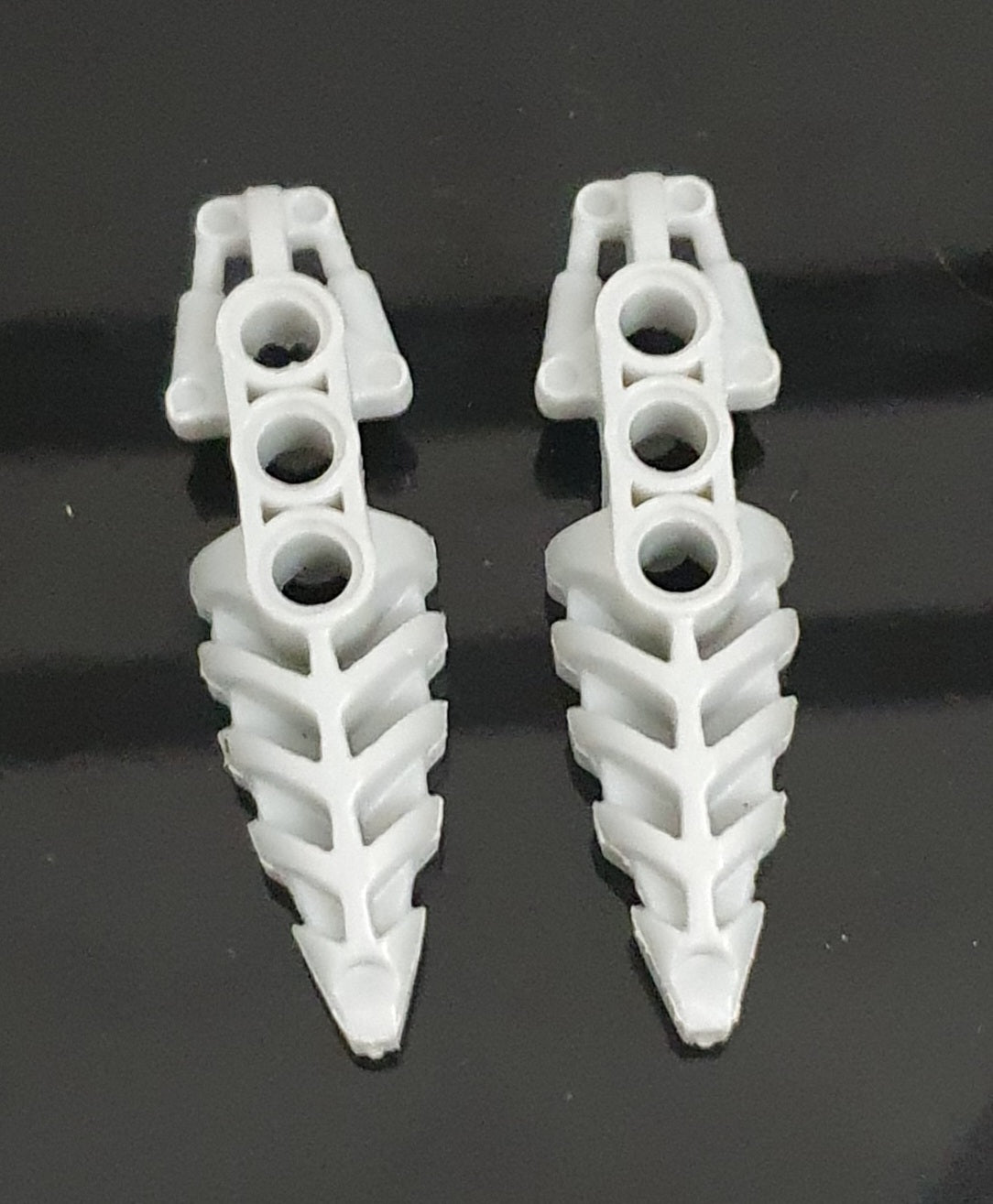 Knockoff Light Bluish Gray, Visorak Feet (1x)