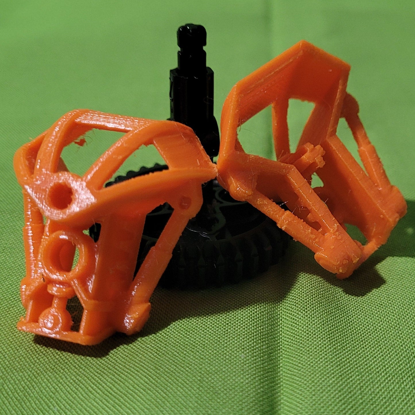 47310 Metru Shoulder Pads
