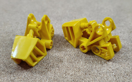 Yellow, Mata Feet (2x)