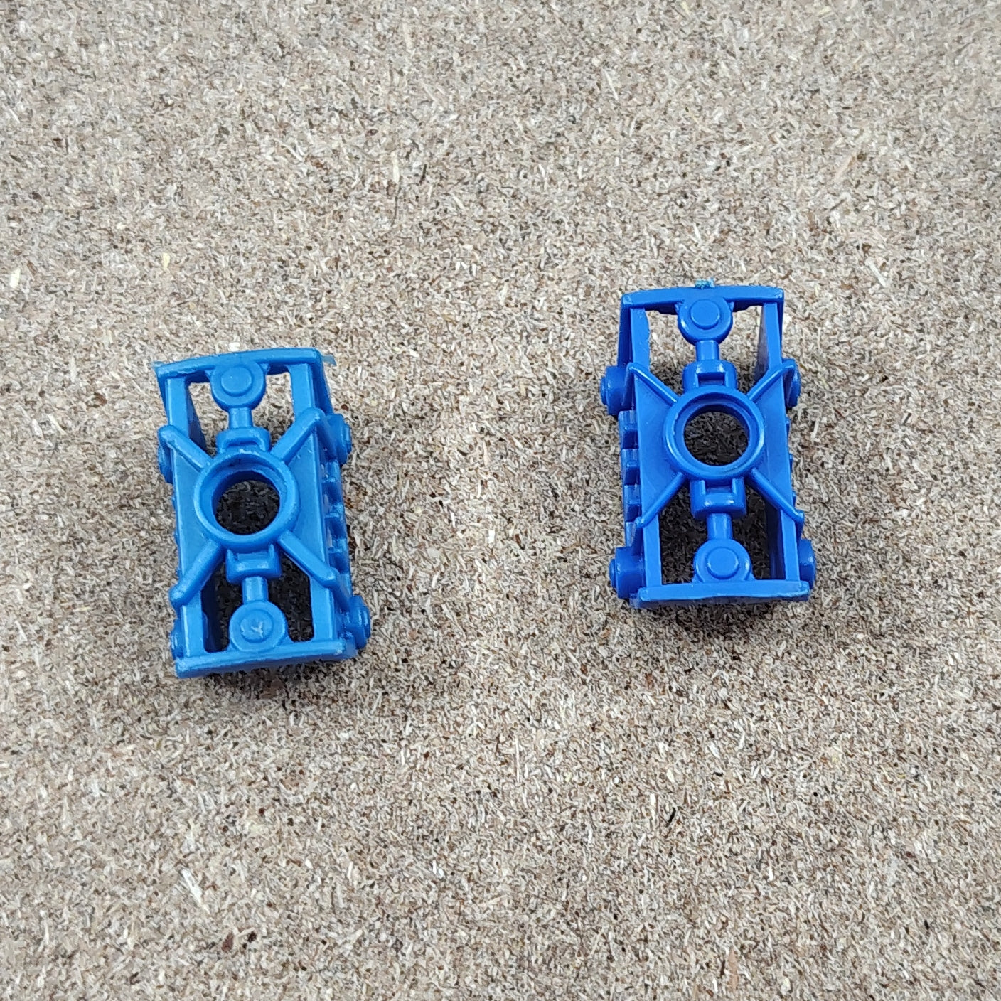 Blue, Metru Leg Armor (2x)