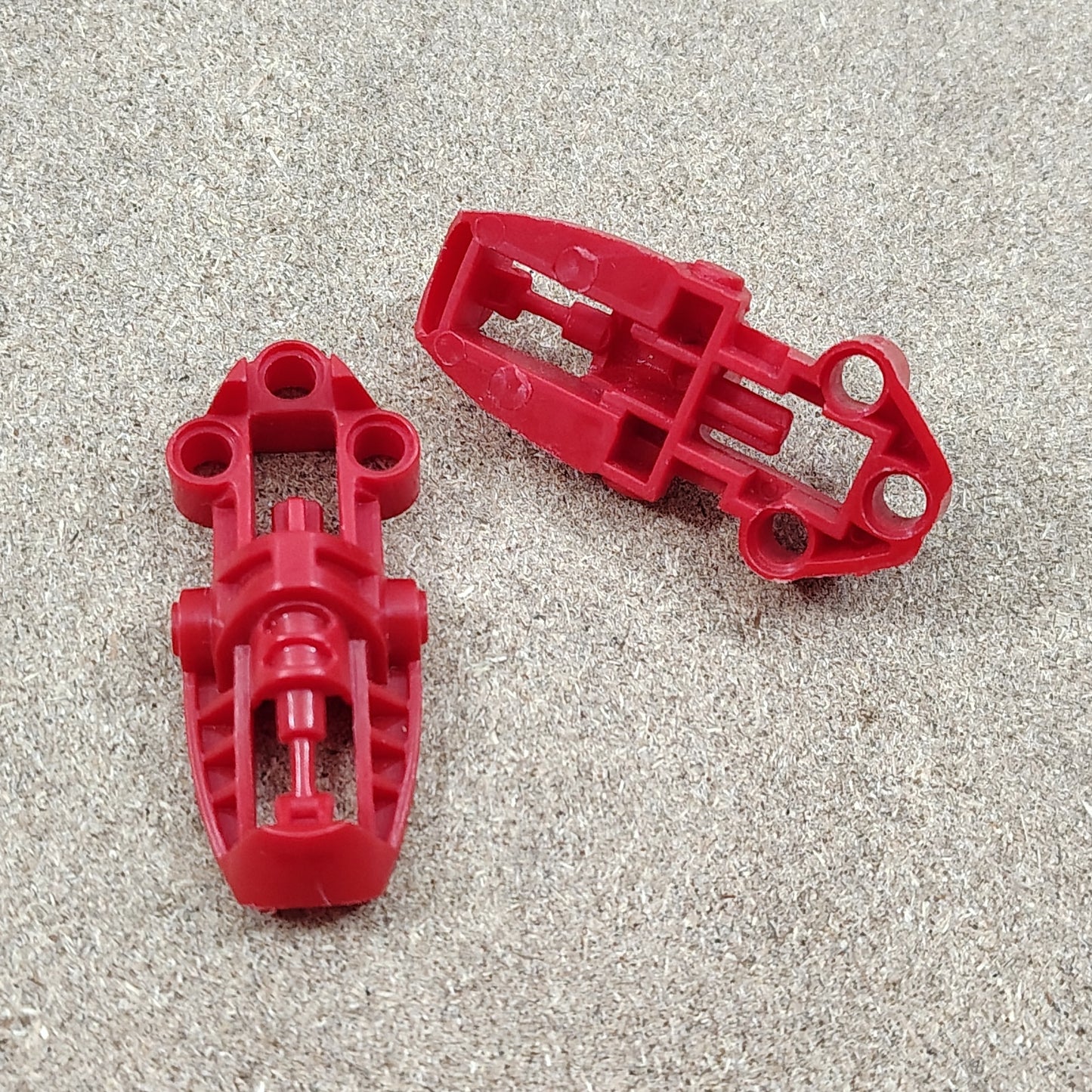 Red, Metru Feet (2x)